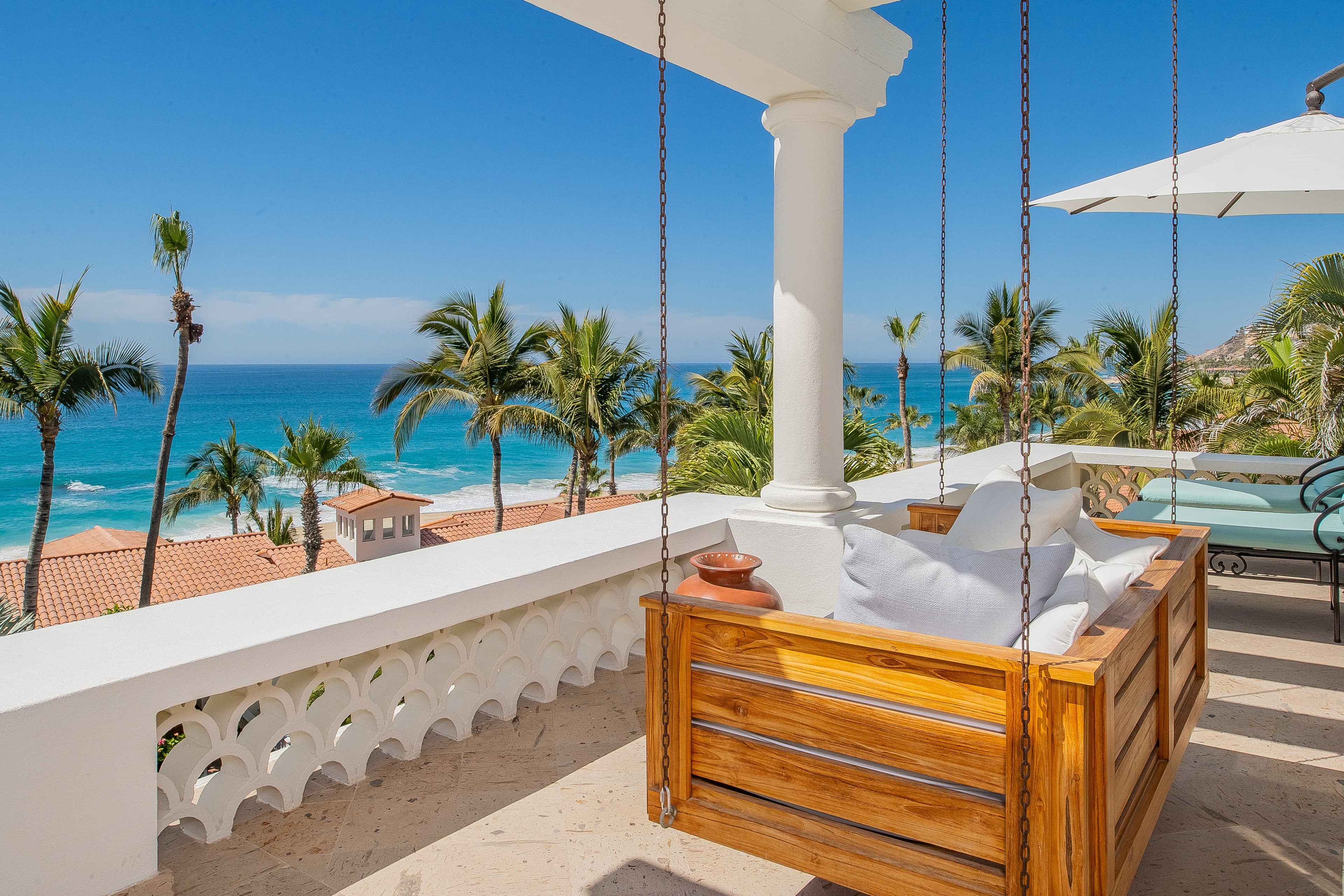 Sirena 21 - Upstairs swing view