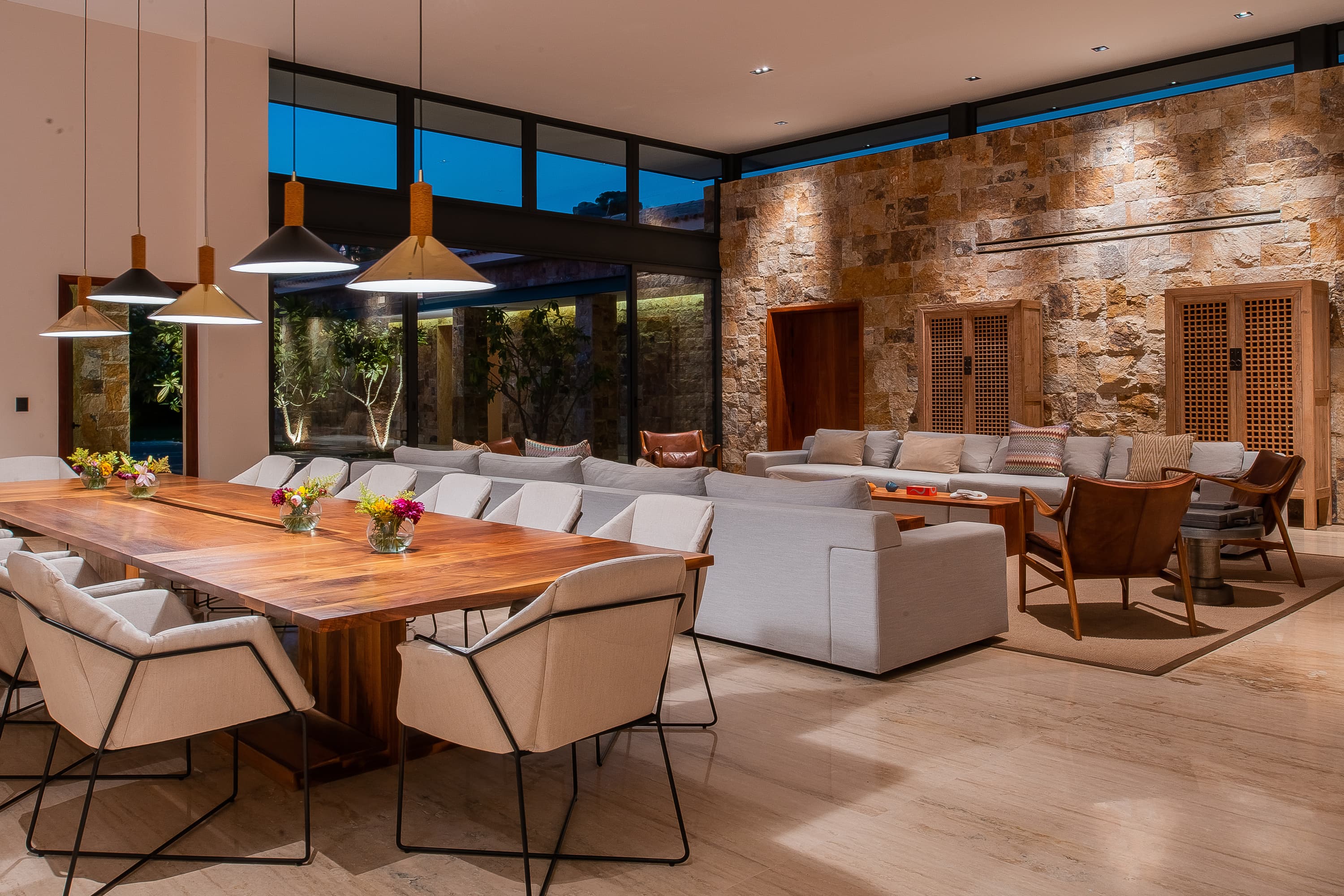 Saguaro- 10 Dining and Living area