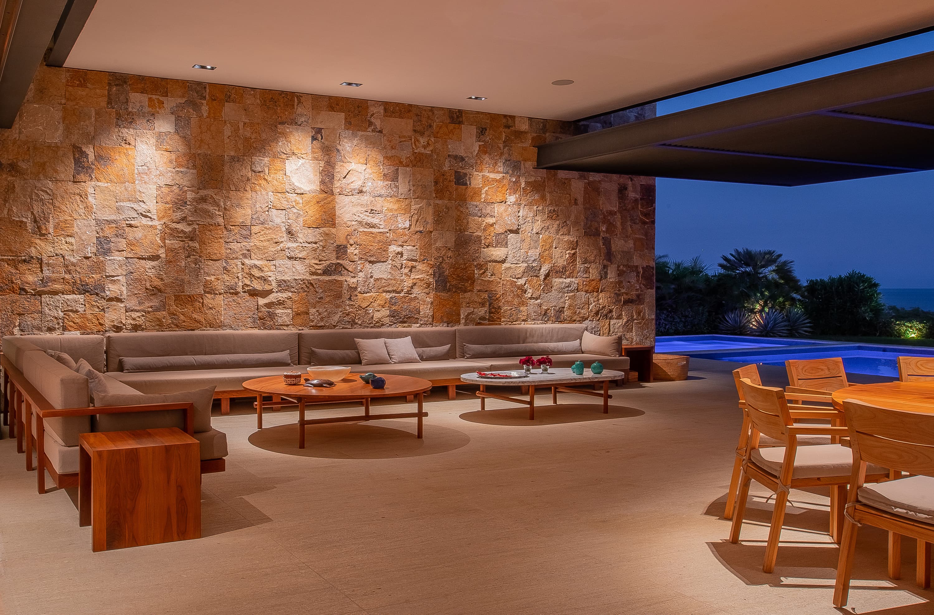 Saguaro - 15 Outside living area