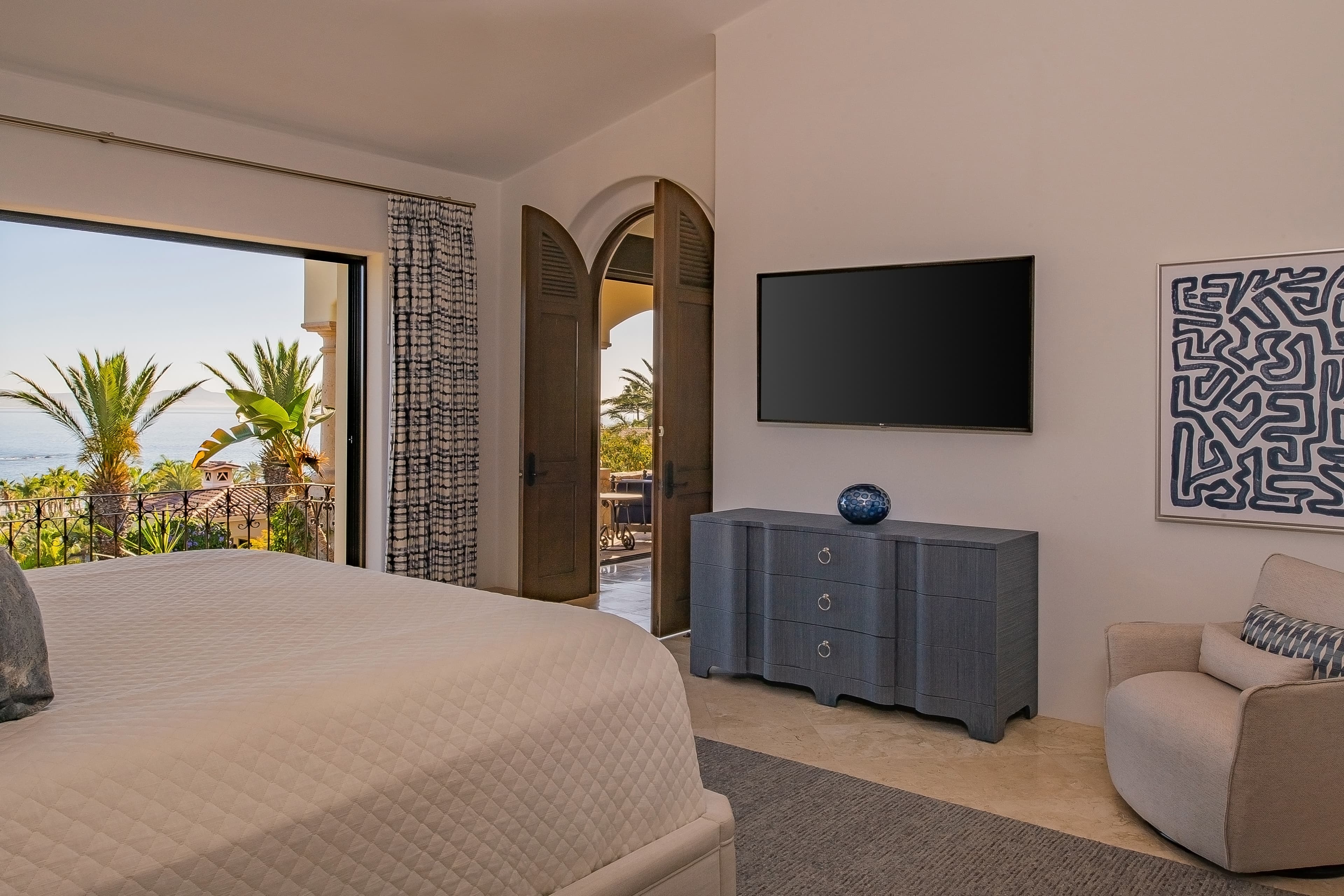 Bella 16 - Another master room view